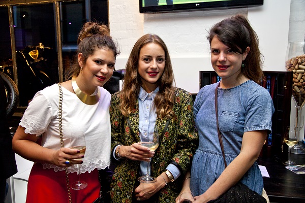 Yasmine Nick, Victoria Cassagnaud, Coralie de Robert