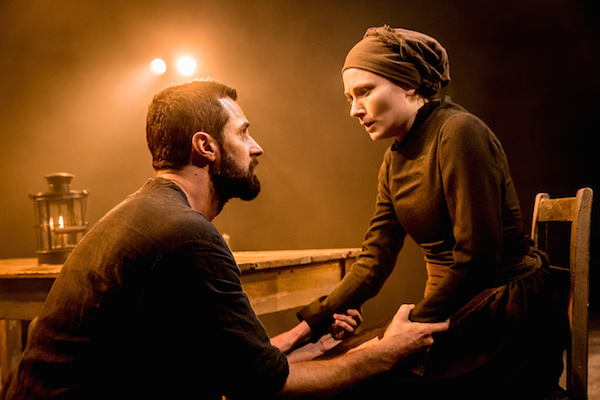 07277 The Old Vic_The Crucible_Richard Armitage (John Proctor) and Anna Madeley (Elizabeth Proctor) photo credit Johan Persson