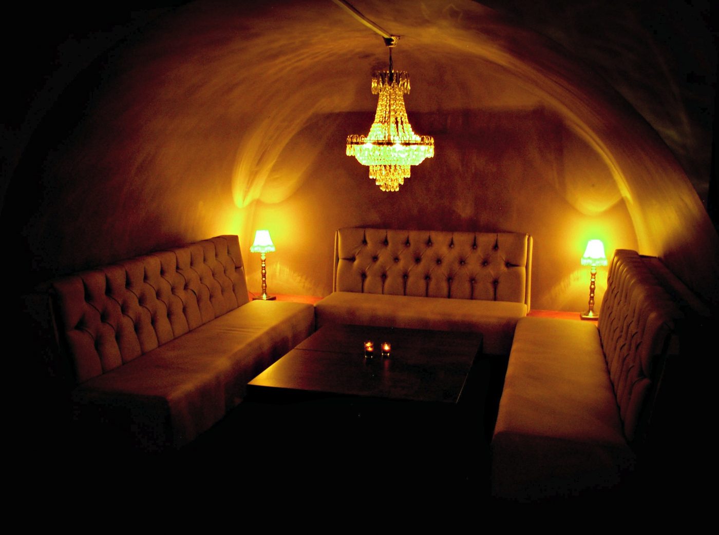 Hidden bar in phoenix chargedop