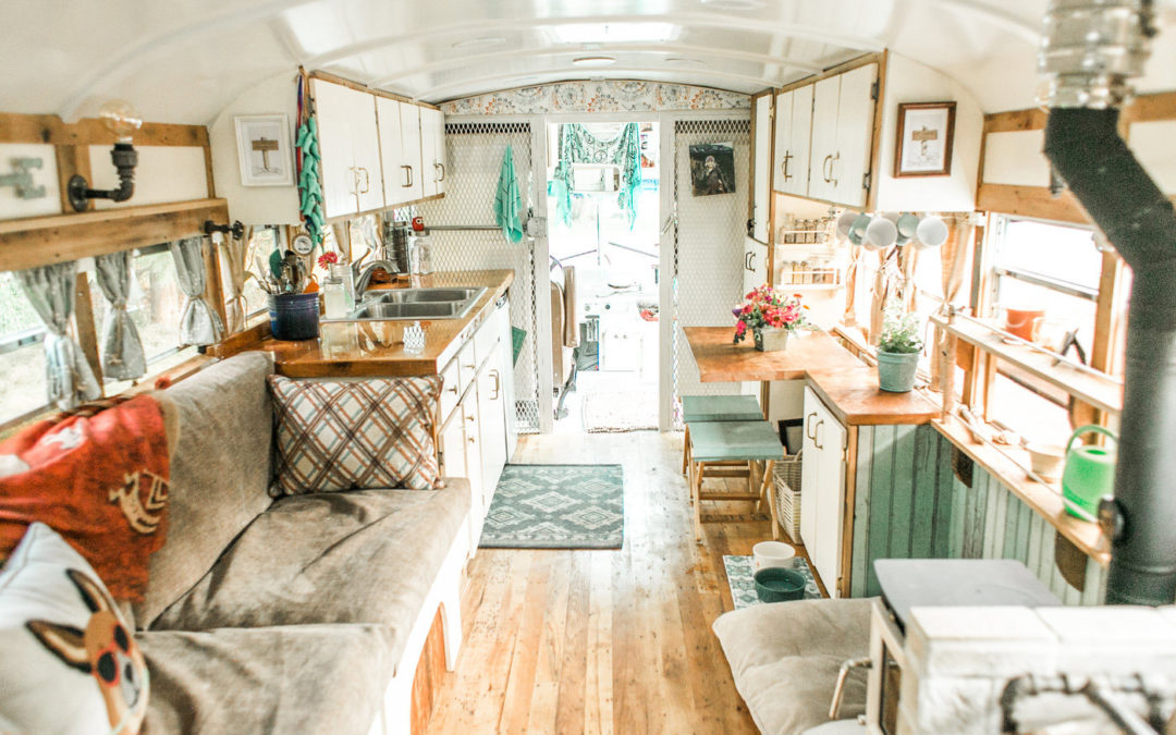 Homes on the Highway: the Secrets of Living on the Road