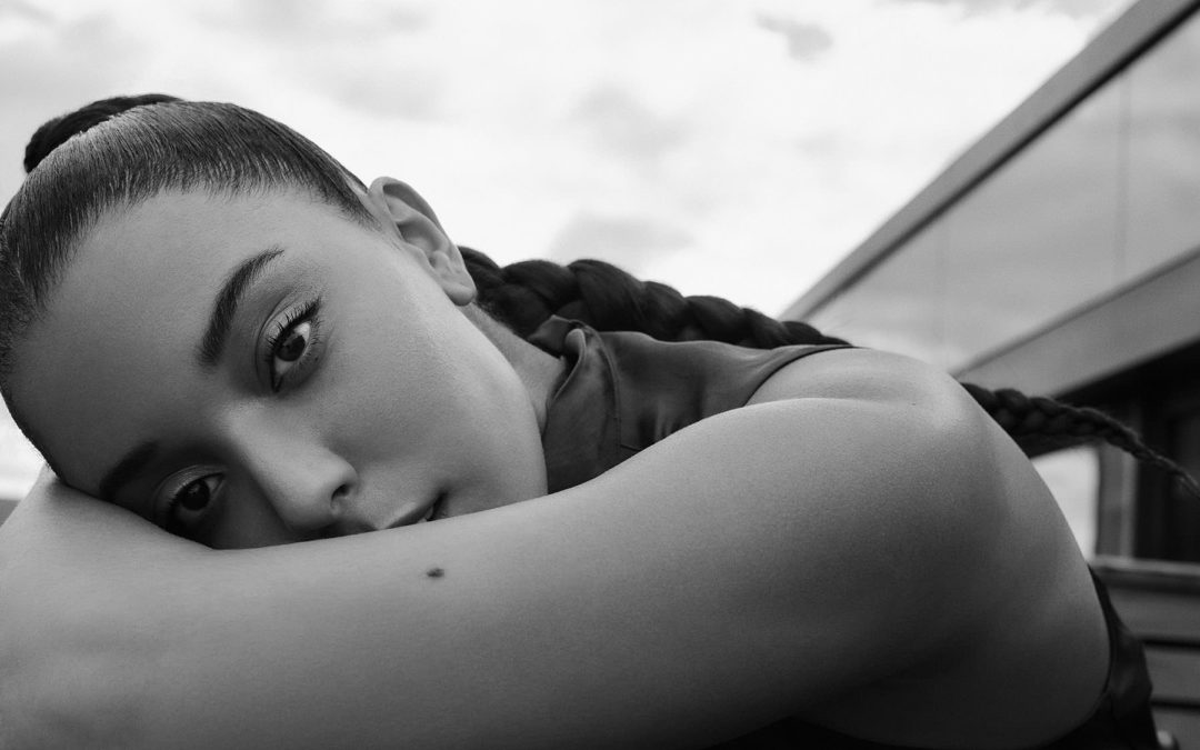 Meet Grace Carter, the British Singer-Songwriter with a Voice to Break and Mend Hearts, Who Talks About Her Latest Track ‘Blame’