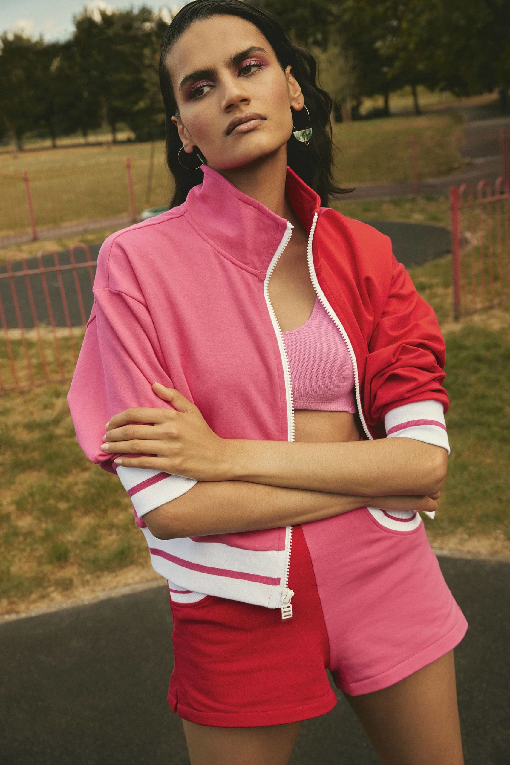 Side profile of a woman with sixties-inspired Makeup 